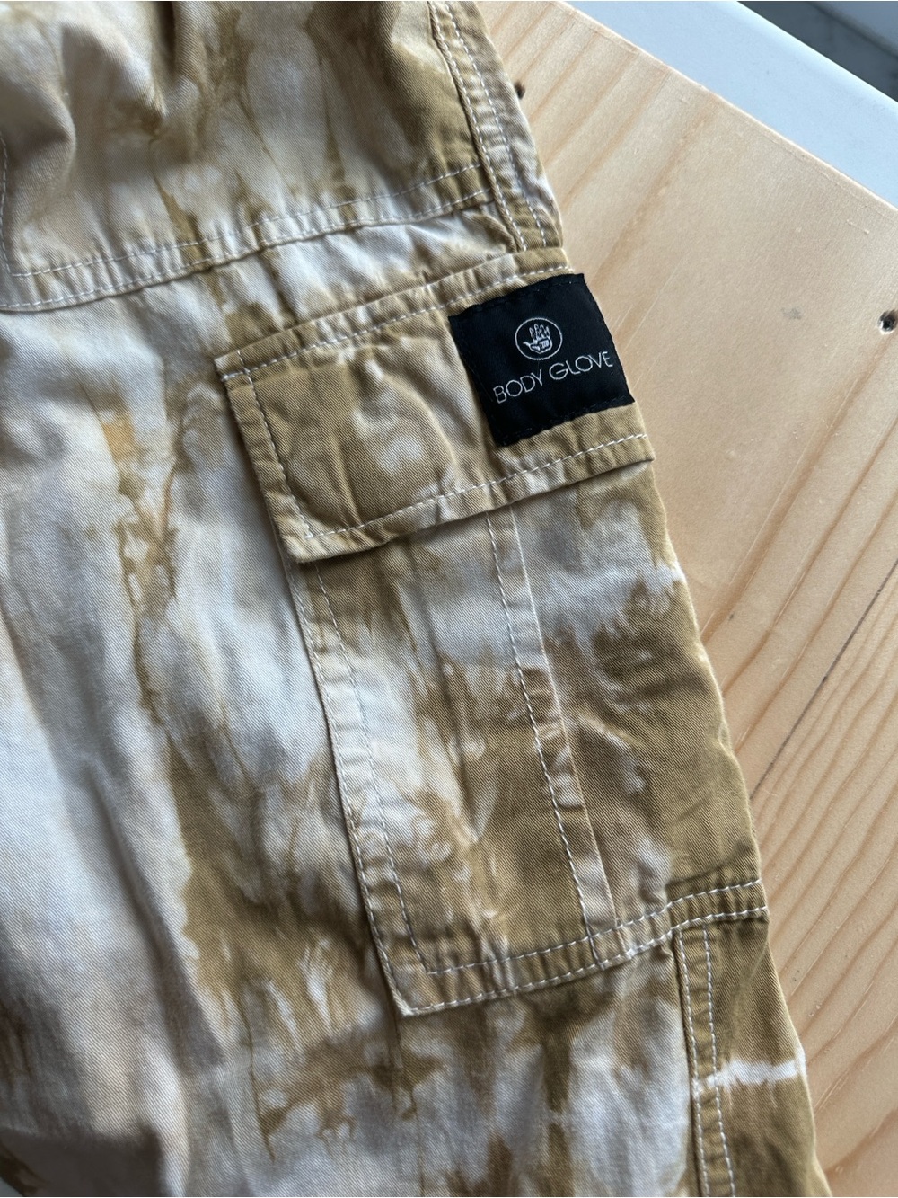 XS Tie-Dye Cargo Pants By Body Glove - Picture 4 of 5